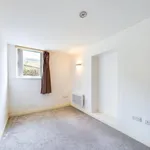 Rent 2 bedroom apartment of 151 m² in Bradford