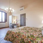 Rent 2 bedroom apartment of 67 m² in Florence