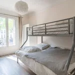 Appartement de 560 m² avec 2 chambre(s) en location à Paris