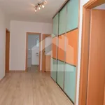 Pronajměte si 3 ložnic/e byt o rozloze 130 m² v Homole