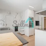 Rent 3 bedroom apartment of 180 m² in Oviedo