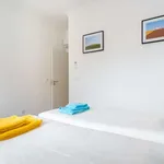 Rent 4 bedroom apartment of 130 m² in lisbon