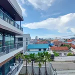 Rent 3 bedroom apartment of 274 m² in Bang Lamung