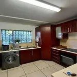 Rent 4 bedroom house of 444 m² in Benoni