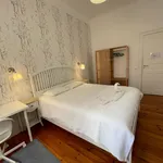 Rent 16 bedroom apartment in Lisbon