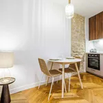 Rent 1 bedroom apartment of 28 m² in Paris