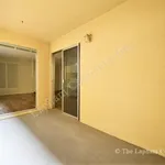 Rent 2 bedroom apartment in Berkeley