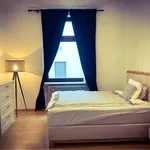 Miete 3 Schlafzimmer wohnung von 100 m² in Frankfurt am Main