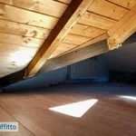 Affitto 5 camera appartamento di 60 m² in Genoa