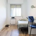 Rent a room in Madrid