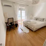 Rent 2 bedroom apartment of 90 m² in Lisbon