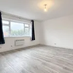 Rent 2 bedroom apartment of 77 m² in Bromley