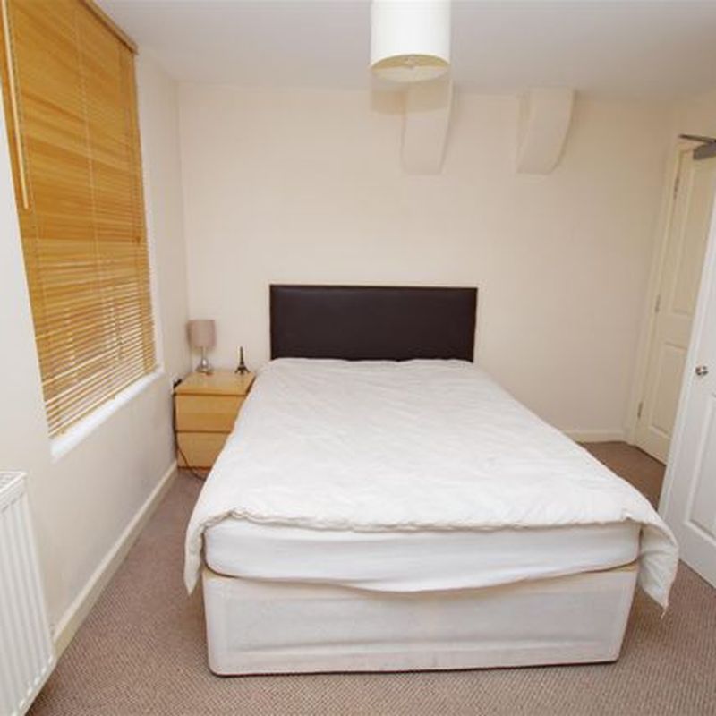 Room to rent in Savernake Street, Swindon SN1