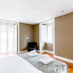 Rent 1 bedroom apartment of 60 m² in lisbon