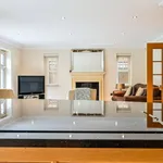 Rent 5 bedroom house in South East England