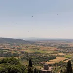 Rent 5 bedroom apartment of 150 m² in Cortona