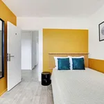 Rent a room in paris