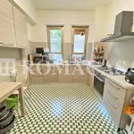 Rent 5 bedroom apartment of 300 m² in Rome