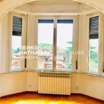 Rent 5 bedroom apartment of 210 m² in Roma