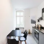 Rent 6 bedroom apartment of 90 m² in Berlin