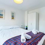 Rent 2 bedroom flat in Swansea