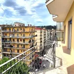 Affitto 3 camera appartamento di 105 m² in napoli