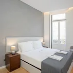 Rent 1 bedroom apartment of 50 m² in Porto