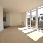 Flat to rent in High Street, Reading RG1