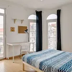 Rent a room of 100 m² in lisbon