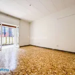 Affitto 3 camera appartamento di 88 m² in Naples