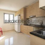 Rent 4 bedroom apartment of 182 m² in Παράδεισος