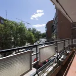 Rent a room of 120 m² in madrid