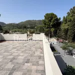 Rent 5 bedroom house of 320 m² in Messina