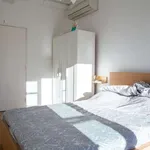 Rent a room in lisbon