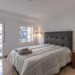 Rent 4 bedroom apartment in Valencia