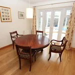 Rent 5 bedroom house in Woking