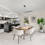 Rent 5 bedroom house in Calamvale