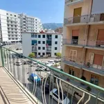 Affitto 3 camera appartamento di 80 m² in salerno