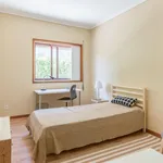 Rent 4 bedroom apartment in Porto