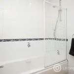 Rent 2 bedroom apartment in Edinburgh