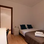 Rent a room of 120 m² in madrid