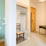 Rent 4 bedroom apartment in lisbon