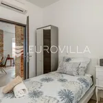 Rent 2 bedroom apartment of 81 m² in Split