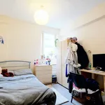 Rent 3 bedroom flat in East Midlands