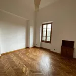 Affitto 5 camera appartamento di 130 m² in Florence