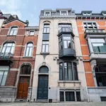 Appartement de 420 m² avec 11 chambre(s) en location à Liège