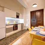 Rent 4 bedroom apartment in Prague