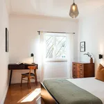 Rent 4 bedroom apartment of 13 m² in Lisbon