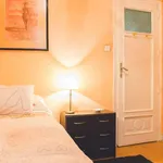 Rent a room of 170 m² in madrid