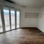 Appartement de 100 m² avec 5 chambre(s) en location à TOULON